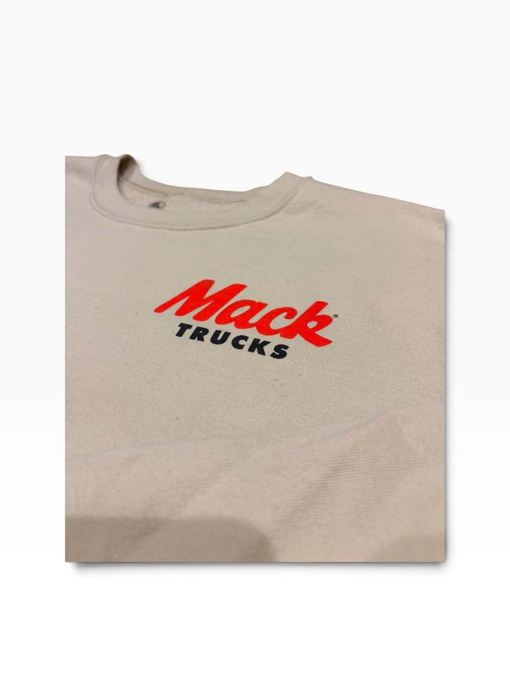 Mack Trucks Vintage Style Graphic Cream Sweatshirt Size XL - Picture 2 of 5